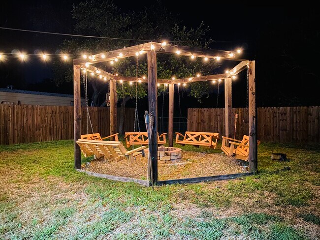 Building Photo - 1131 S 8th St