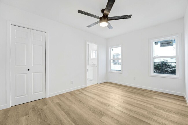 Building Photo - Newly Remodeled 1 Bedroom / 1 Bath Bungalow-style in the Heart of Hollywood!
