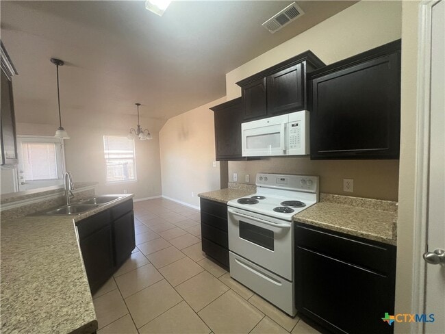 Building Photo - 1206 Loyal Ln