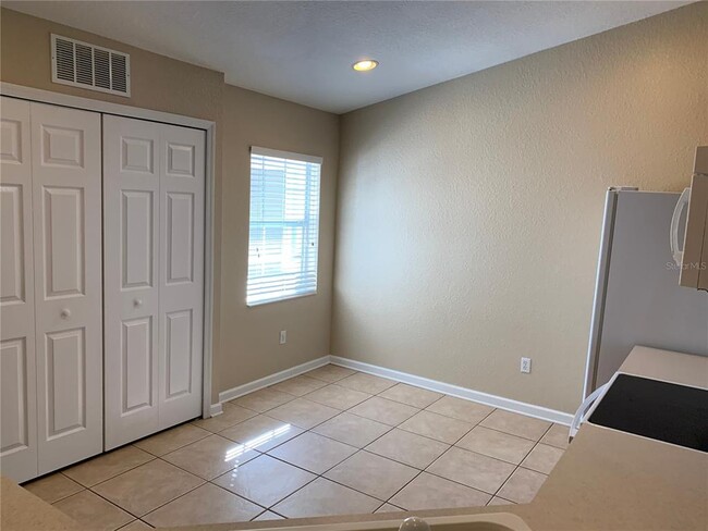Building Photo - 5022 Maxon Terrace
