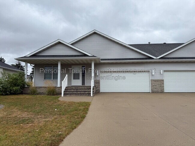 Building Photo - 3539 Woodbury Ct S