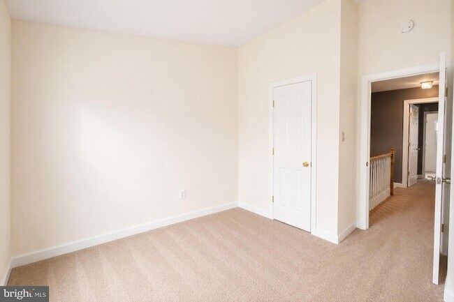 Building Photo - 2218 Mears Ln