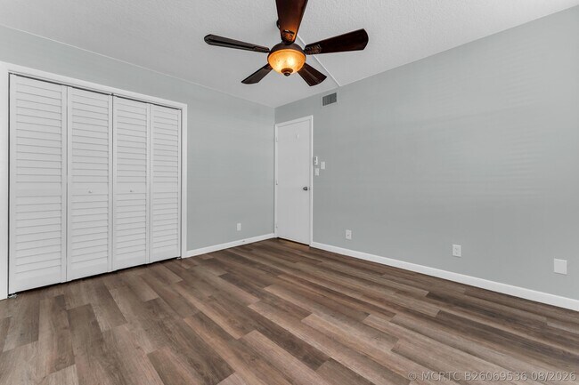 Building Photo - 931 Gardenia Dr