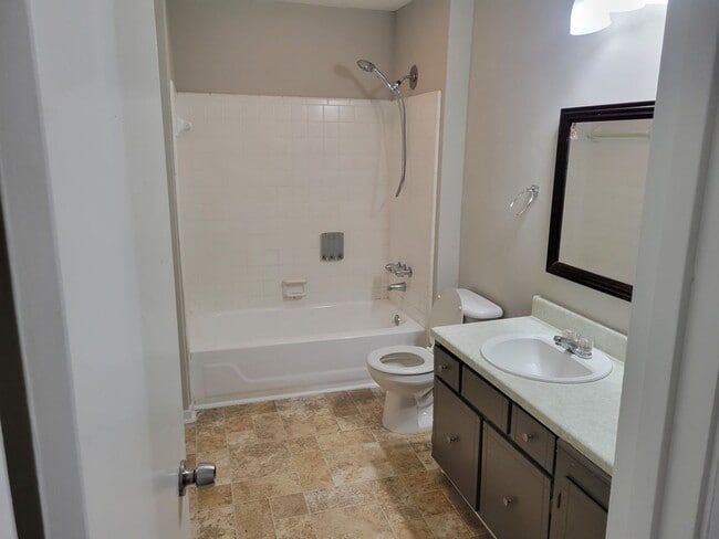 Building Photo - Earn up to $750 in Rent Credits!