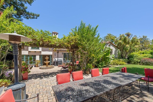 Building Photo - Mediterranean Beauty in Crescent Park – 5B...