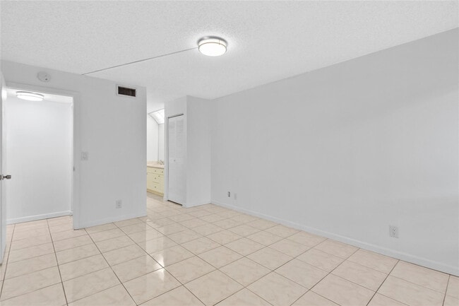 Building Photo - 2355 SW 15th St