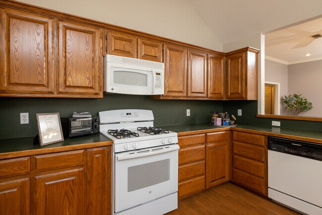 Building Photo - 2524 Coffey Dr