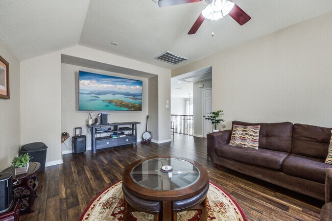 Building Photo - 4 Bedroom/3 Bathroom  Aviara Subdivision