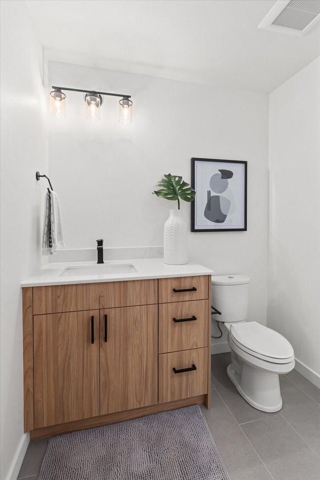 Lower Bath - 2151 N 147th St