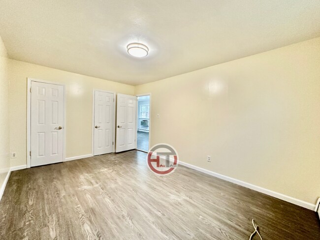 Building Photo - 3264 Layton Ave
