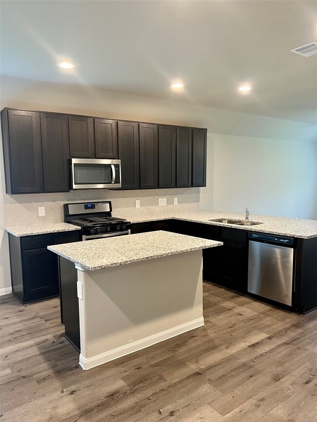 Building Photo - 5603 Brooklyn Rose Dr