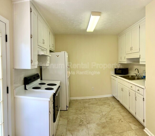 Building Photo - 1022 Windsor Dr