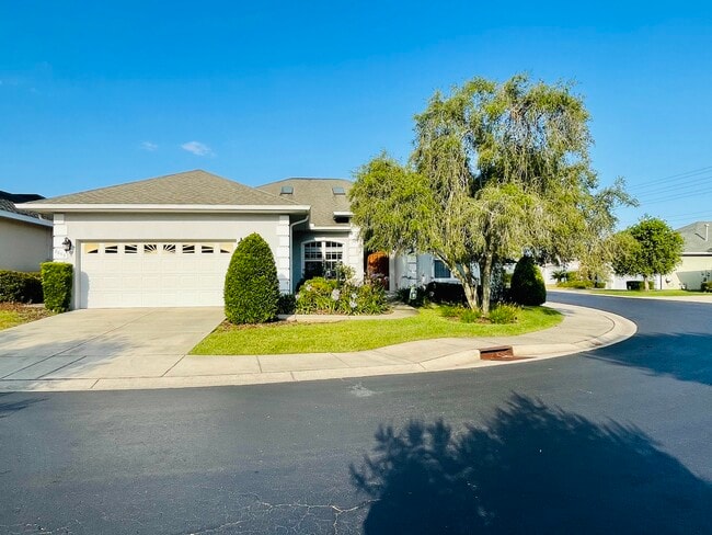 Building Photo - 3045 SW 41st Ln