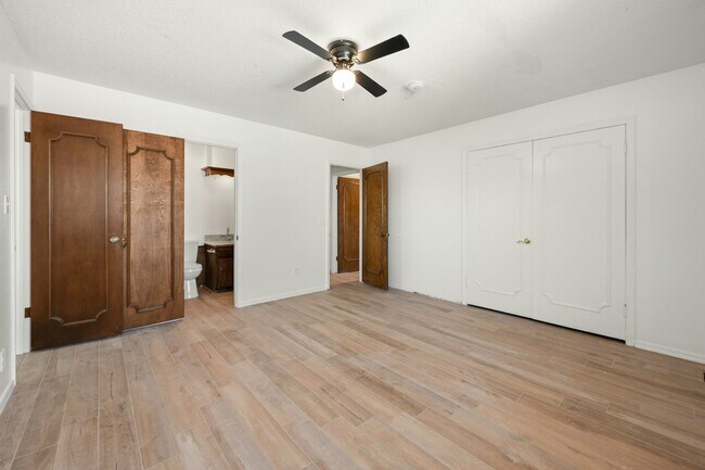 Building Photo - 6321 NW 84th St