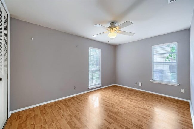 Building Photo - 8308 Hathaway Dr