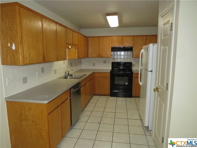 Building Photo - 3907 Hitchrock Dr