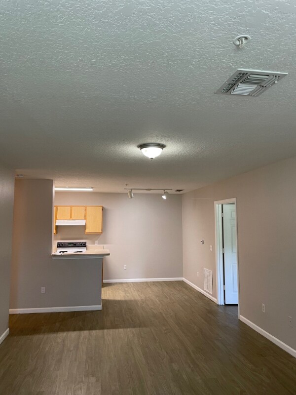 Building Photo - 6560 Swissco Dr