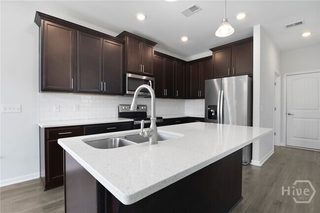 Building Photo - 106 Brookline Dr