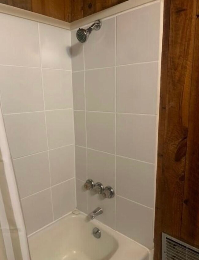 Building Photo - 24 Chalet Village Dr