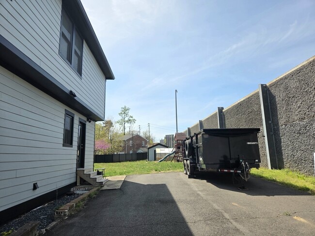 Building Photo - 10810 Norman Ave