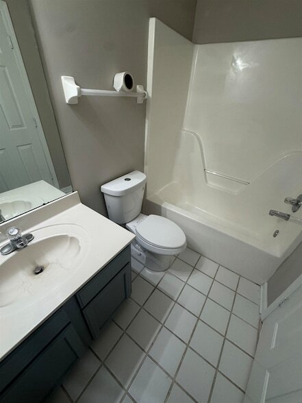 Building Photo - 5457 Sundale Way S