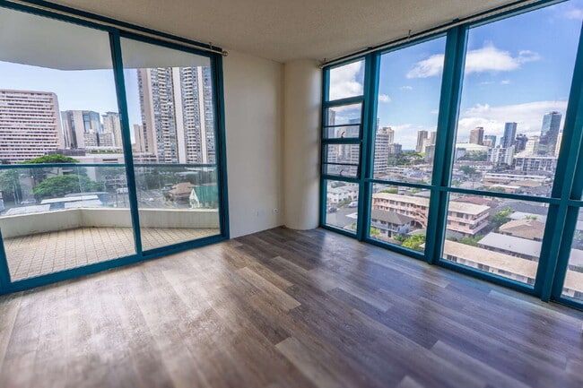 Building Photo - 745 Isenberg St