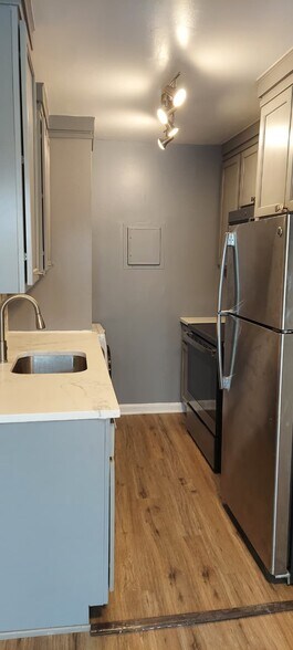 Primary Photo - 3415 5th St SE