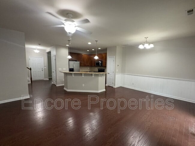 Building Photo - 1200 Grace Point Rd