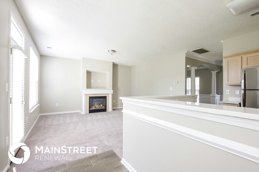 Building Photo - 13906 Silver Dart Pl