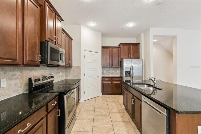 Building Photo - 2333 Lobelia Dr