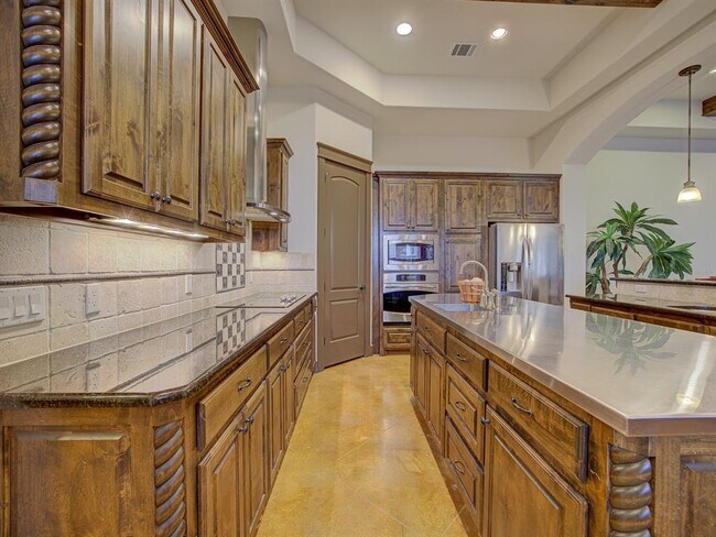 Building Photo - 1310 Minnie Dr