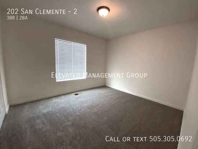 Building Photo - 202 San Clemente Ave