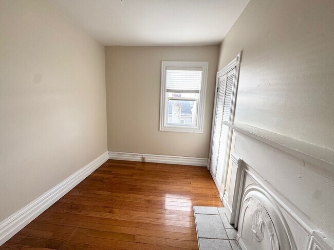 Building Photo - 4058 Howley St