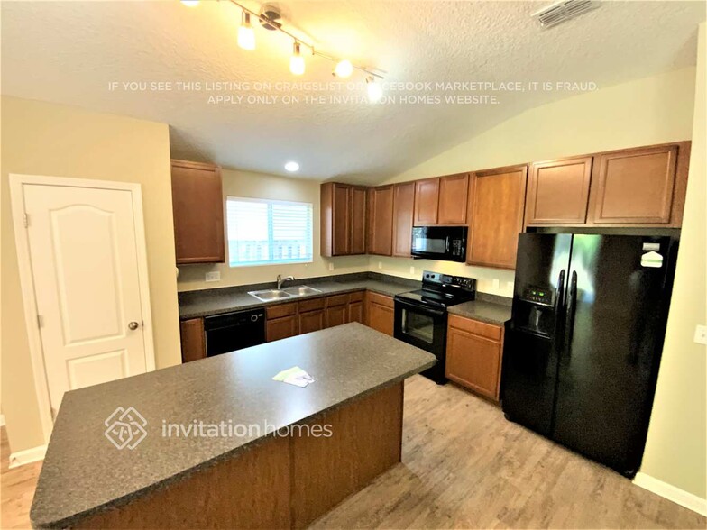 Building Photo - 12195 Jenny Oak Ct