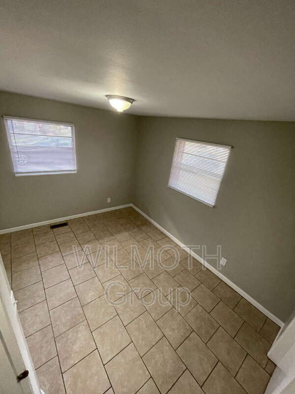 Building Photo - 622 Brewer Pl