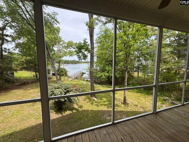 Building Photo - 527 Superior Cir