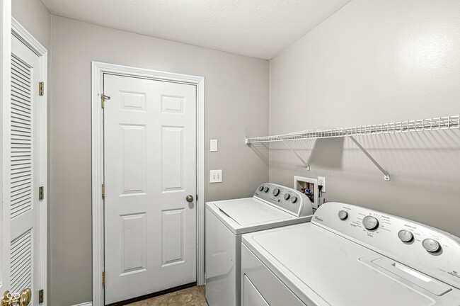 Building Photo - 12764 Edgemont Way