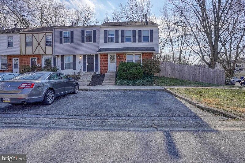 Building Photo - 102 Hopkins Ct