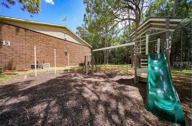 Building Photo - 1400 Gandy Blvd N