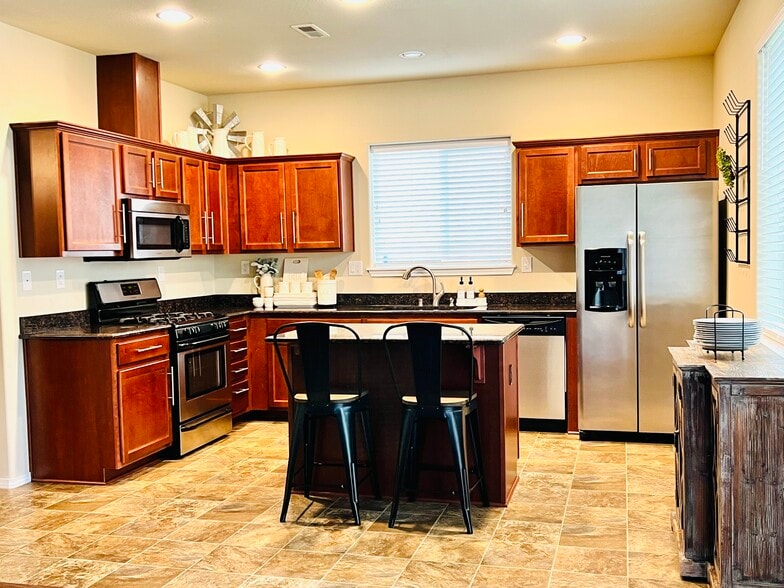 Kitchen - 18121 76th Ave E