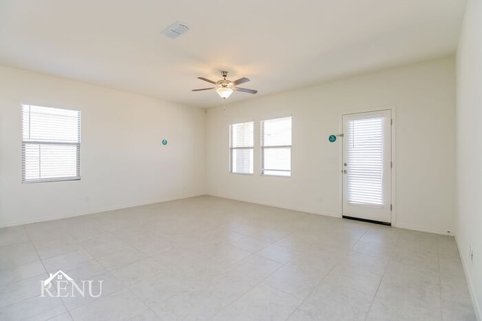 Building Photo - 35396 W San Capistrano Ave