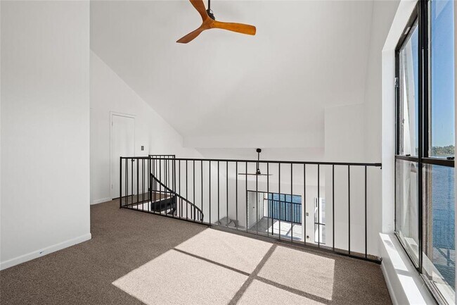 Building Photo - 3127 W Sligh Ave