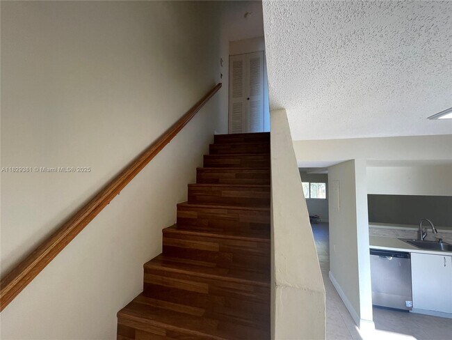 Building Photo - 14970 SW 82nd Ln