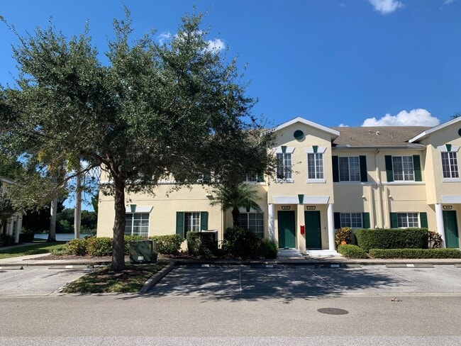 Building Photo - GORGEOUS 3 BEDROOM, 2.5 BATHROOM TOWNHOME LOCATED IN THE HERITAGE HARBOUR COMMUNITY AT LIGHTHOUSE...