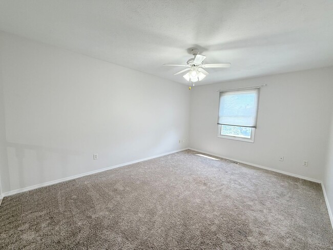 Building Photo - Photos Coming Soon – 3 Bedroom, 3.5 Bathro...