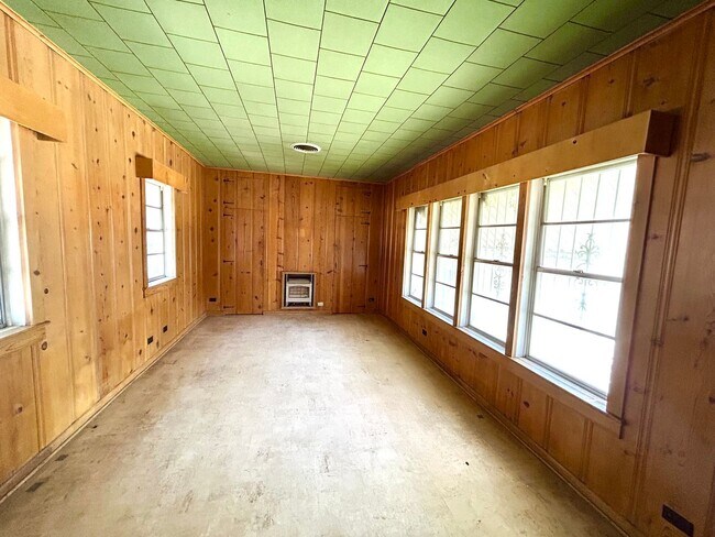 Building Photo - 1627 Schley Ave