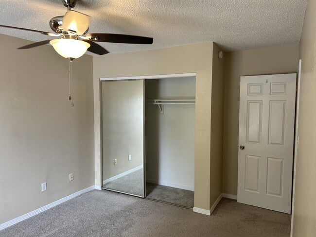 Building Photo - 3508 Parkwood Ave
