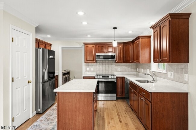 Building Photo - 112 Peapack Rd