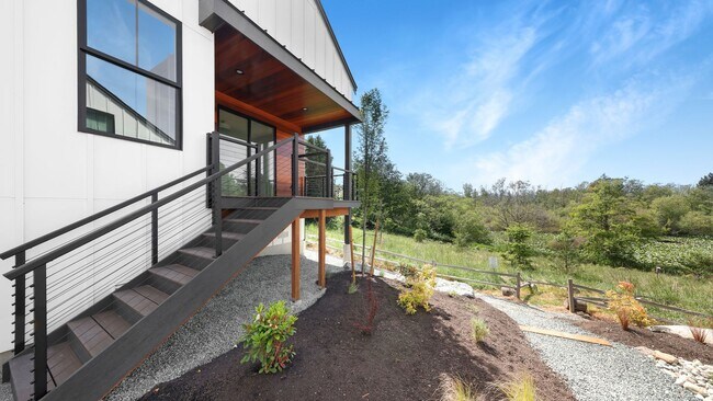 Building Photo - New Construction - 2 Bed 3 Bath - High-Eff...