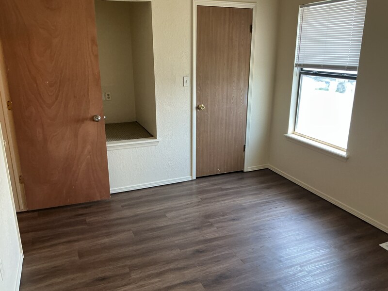 Building Photo - 4301 Yorkshire Dr